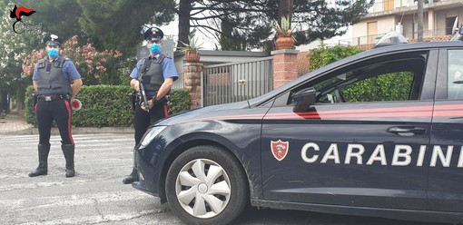 Albenga, pusher arrestato dai carabinieri con 11 dosi di cocaina