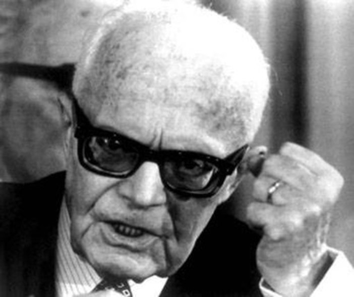 Loano intitola a Sandro Pertini i giardini del Monumento ai Caduti