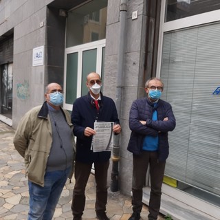 Sicurezza, assunzioni e contratti, dito puntato dei sindacati sotto la sede Asl2 di Savona