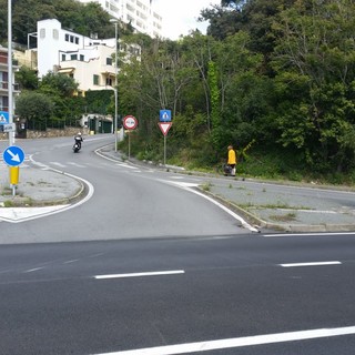 Savona, scontro auto-bici: ciclista in codice rosso al Santa Corona