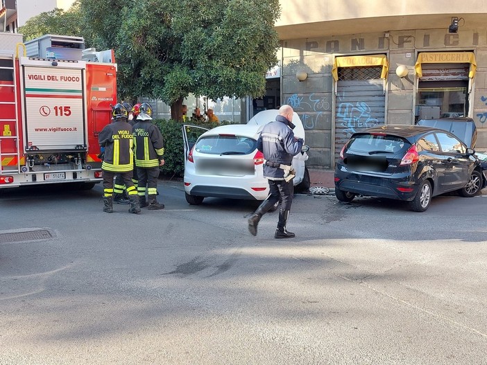 Savona, incidente tra via San Michele e via Servettaz: un ferito al San Paolo (FOTO e VIDEO)