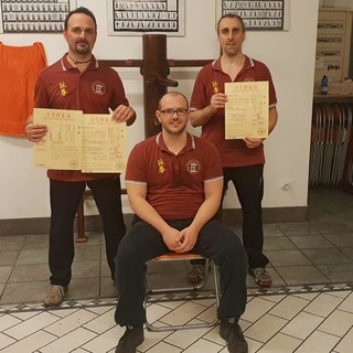 Nella foto: seduto al centro Sifu Alessio Flautone, in piedi alla sua destra Sifu Maurizio Sicco, a sinistra Sifu Angelo Ianello