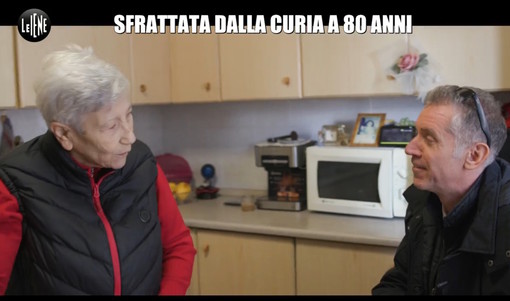 Sfrattata a 80 anni dalla Curia, l’inviato delle Iene trova la soluzione... ma poi: &quot;Se andate in onda, nessun accordo&quot;