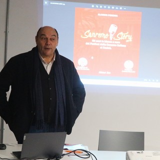 Celle Ligure: grande partecipazione e applausi per la presentazione del libro Sanremo Story di Claudio Porchia