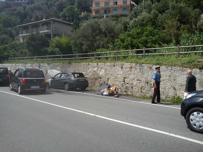 Noli: in fiamme un auto lungo l'Aurelia al km 587 (aggiornamento)