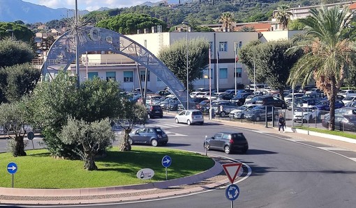 Nel testamento lascia i suoi beni all'Unità Spinale dell'ospedale Santa Corona di Pietra Ligure