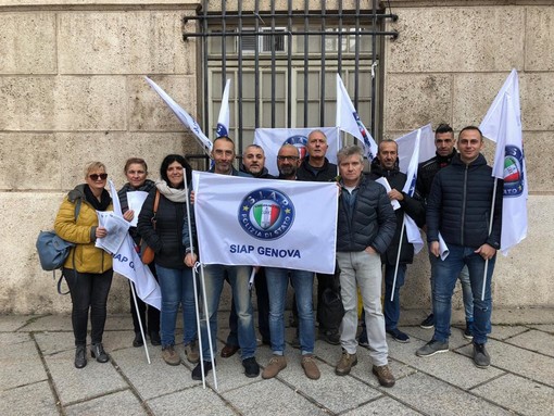 Siap: la protesta della Polizia davanti alla Prefettura