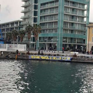 &quot;In ogni angolo della città&quot;: Savona si tinge di blucerchiato in attesa del derby (FOTO)