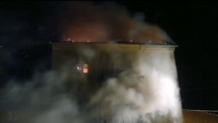 Sei anziani sfollati per l'incendio di stanotte ad Albisola. Il VIDEO