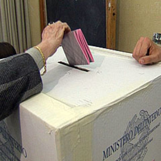 Albenga: finanziere denunciato per oltraggio nel seggio