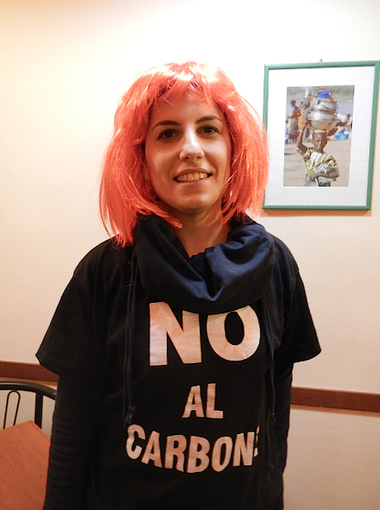 Ilaria, in chemioterapia a 27 anni. L'assessore Piredda intanto pensa alle parrucche per i malati di cancro e il suo cesntrosinistra vuole il carbon€. Qui.