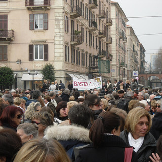 Savona: quasi mille donne in piazza Sisto, per il rispetto e la dignità (Foto)