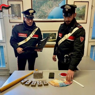 Spaccio di sostanze stupefacenti, i Carabinieri di Cisano e Alassio arrestano due persone: sequestrato 1 kg di hashish