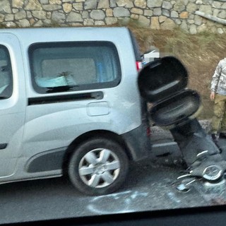 Scontro tra un'auto e una moto ad Alassio: una persona grave al Santa Corona