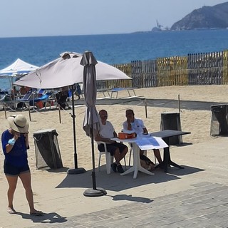 Steward al lavoro sulle spiagge libere di Savona: 6 gli accessi controllati