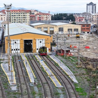 Savona, Ferrovie amplia il capannone per le locomotive in Parco Doria