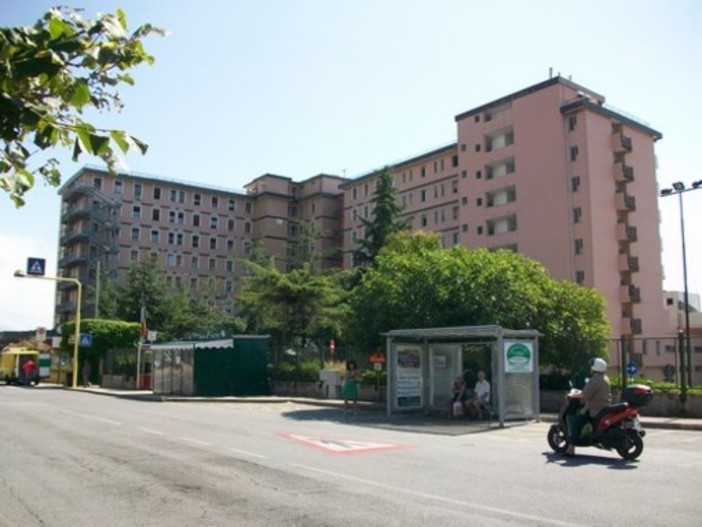 Savona, scontro tra scooter e auto: un ferito