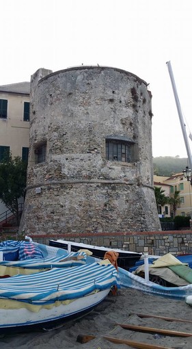 #Alle origini della nostra civiltà: la Torre saracena di Laigueglia