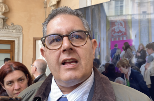 Corruzione in Liguria, l'ex governatore Giovanni Toti patteggia e farà il volontario alla Lilt