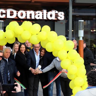 McDonald's apre ufficialmente i battenti anche a ponente: gli hamburger &quot;made in USA&quot; sbarcano ad Albenga