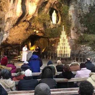 La Madonna di Lourdes in pellegrinaggio da Finale Ligure a Varazze