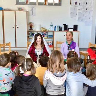 Una principessa in visita alla scuola dell’infanzia di Vezzi Portio: &quot;I bambini hanno bisogno di fiabe e stupore&quot;