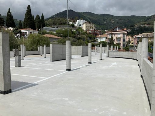 Alassio, domani (29 aprile) apre il terzo livello del parcheggio di via Pera