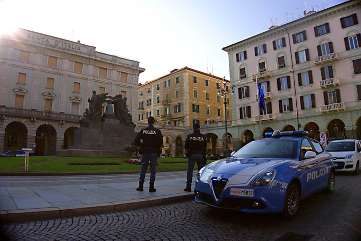 Savona, aggressione in strada e minacce e resistenza a pubblico ufficiale: 40enne arrestato dalla Polizia di Stato