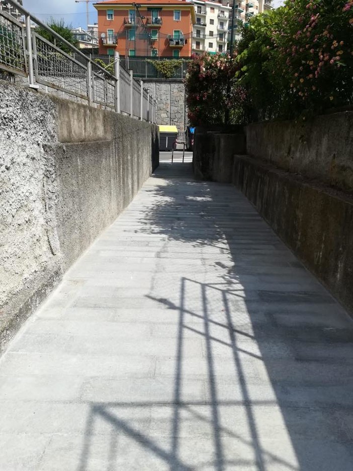 Varazze, pavimentato il collegamento pedonale tra via Cilea e via Carlo Nocelli (FOTO)