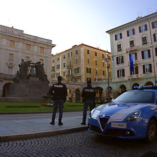 Savona, aggressione in strada e minacce e resistenza a pubblico ufficiale: 40enne arrestato dalla Polizia di Stato