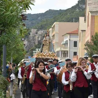 Varigotti, la Parrocchia San Lorenzo celebra la Madonna del Rosario