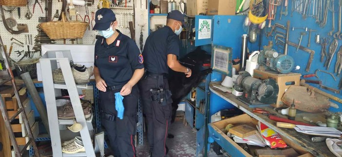 Villanova, un altro arsenale nel garage di Alberto Grosso: i carabinieri hanno rinvenuto armi, esplosivi e munizioni (FOTO)