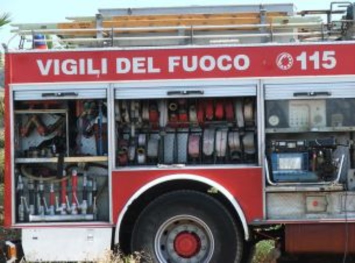 Celle: incendio di sterpaglie alla Massa