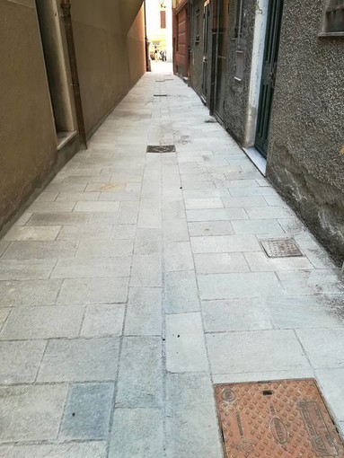 Varazze, terminati i lavori di sistemazione di vico dell'Oro (FOTO)