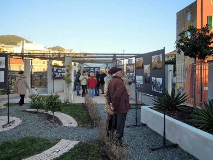 Inaugurata la Miscellanea di foto d’epoca: “Mostra Fotografica di Fine Anno” a Varazze