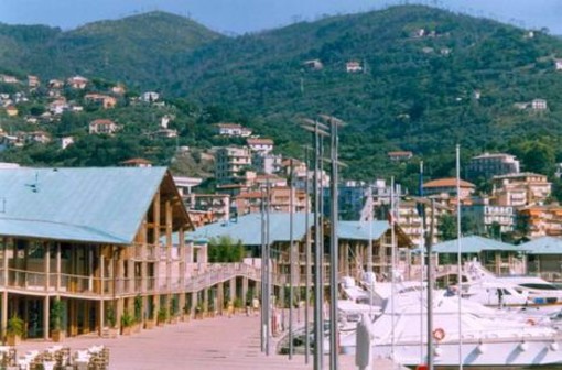 Miss Earth Italia 2011, bellezza e ambiente sfilano a Marina di Varazze