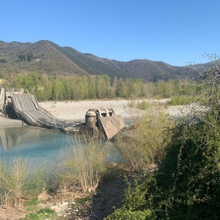 Crolla il ponte di Albiano, che collega Liguria e Toscana (FOTO e VIDEO)