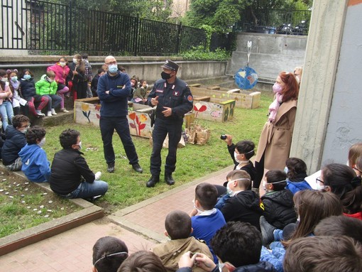 Progetto &quot;Un albero per il futuro&quot;, a Celle i bimbi della scuola elementare creano piccoli angoli verdi (FOTO)