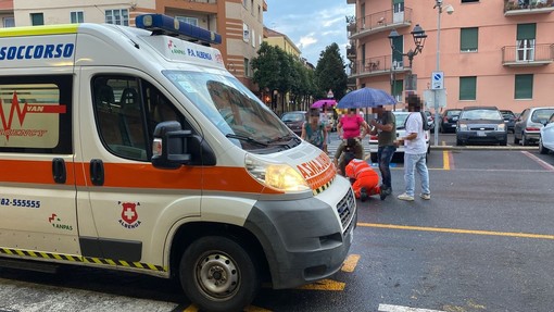 Investimento pedonale ad Albenga: 70enne trasportata al Santa Corona (FOTO)