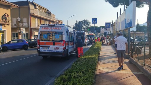 Scontro moto-scooter lungo la via Aurelia a Loano: tre feriti al Santa Corona (FOTO)