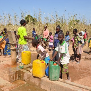 &quot;Zomkom&quot; benvenuto in fraternità! Come aiutare l’Africa a rinascere con le sue menti e le sue braccia?