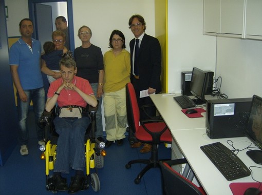 Inaugurata la nuova sala informatica del reparto logopedia dell'AIAS, grazie alla donazione di Coop Liguria