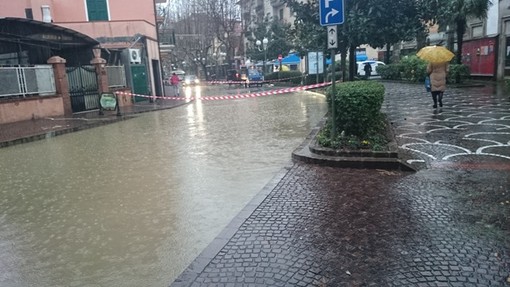 Maltempo sul ponente, frana a Capo Mele: Aurelia tra Andora e Laigueglia chiusa per giorni. Chiuso al traffico Capo Santo Spirito