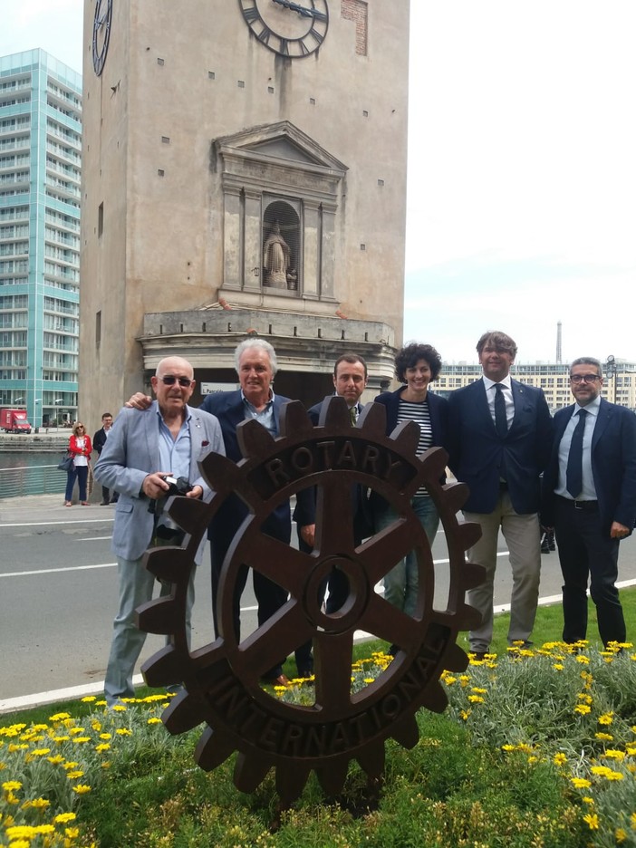 &quot;AdottiAMO Savona&quot; inaugurata una nuova aiuola donata dai Rotary in Piazza Leon Pancaldo