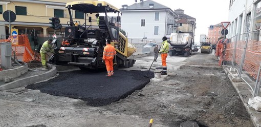 Celle, via all'asfalto sul S. Brigida, a giorni la riapertura della strada: rimarranno due semafori