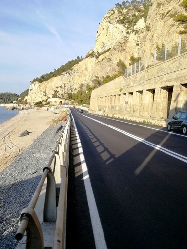 Ultimati i lavori di consolidamento della scarpata a mare lungo la via Aurelia a Finale Ligure