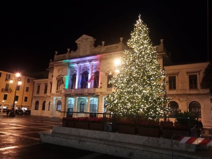 Savona, incontro Ascom-comune sugli eventi di Natale: chiesti i parcheggi gratuiti in centro per i sabati natalizi