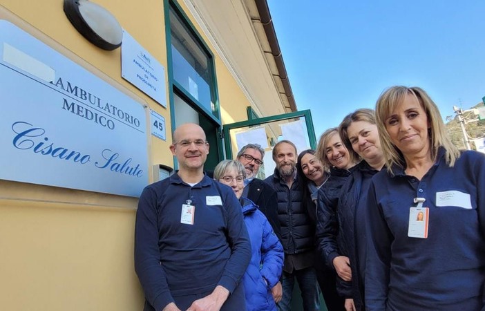 In copertina: l'inaugurazione dell'ambulatorio di Cisano