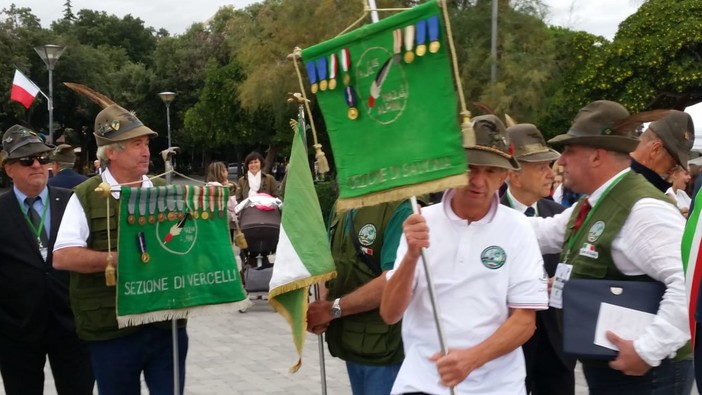 Savona, con la cerimonia dell'alzabandiera prende il via il 22° Raduno degli Alpini