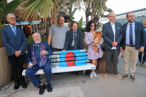 Alassio, la panchina Pannunzio è stata teatro di un incontro sulla cucina dei fiori nel ricordo del professor Franco Gallea e di Mario Soldati (Fotogallery)